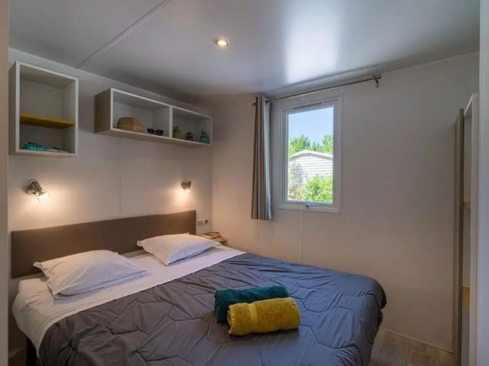 Mobil home avec climatisation - 6 pers. Campground/ 
RV Resort in Agde