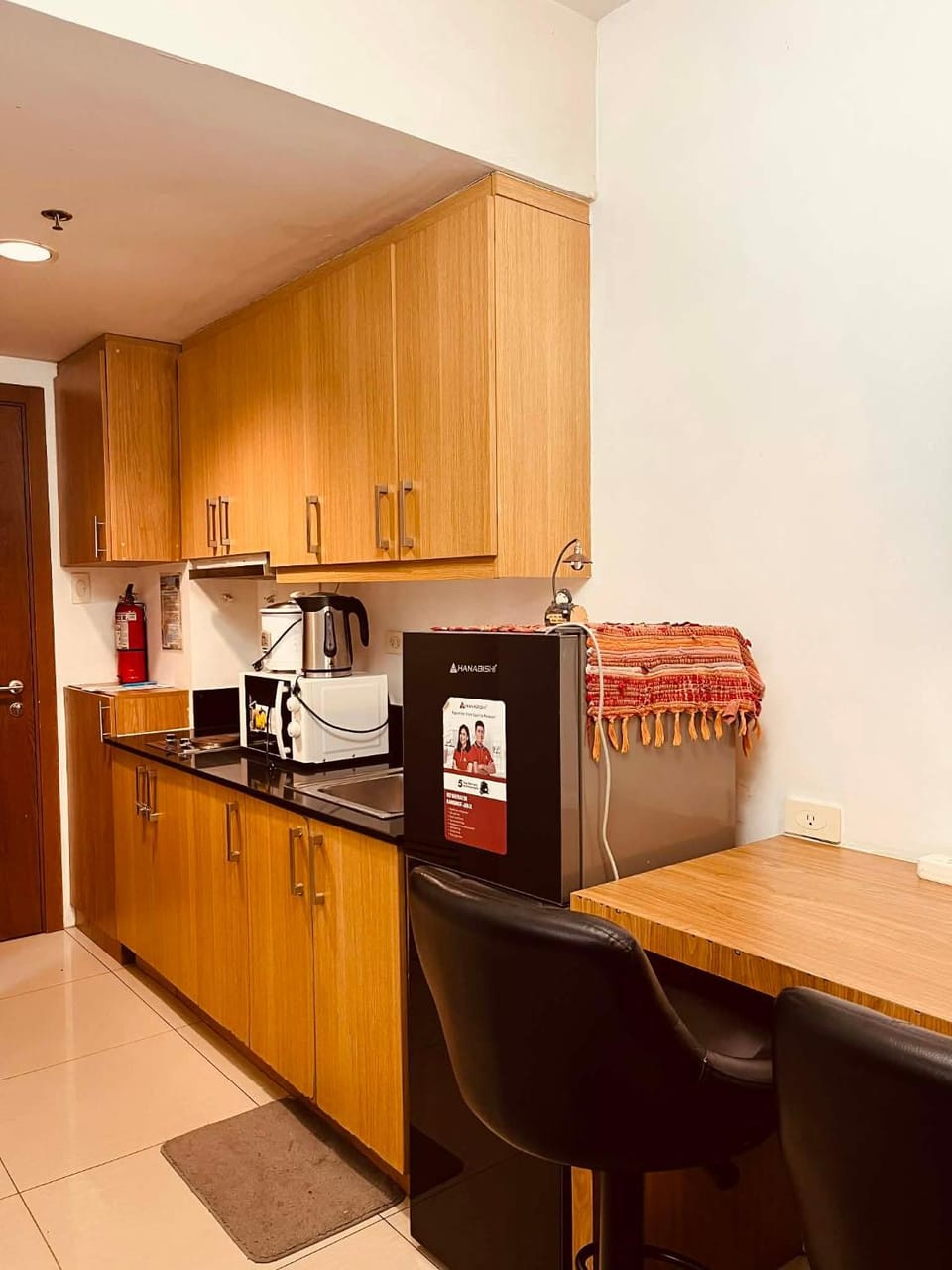 Kitchen or kitchenette, minibar, oven