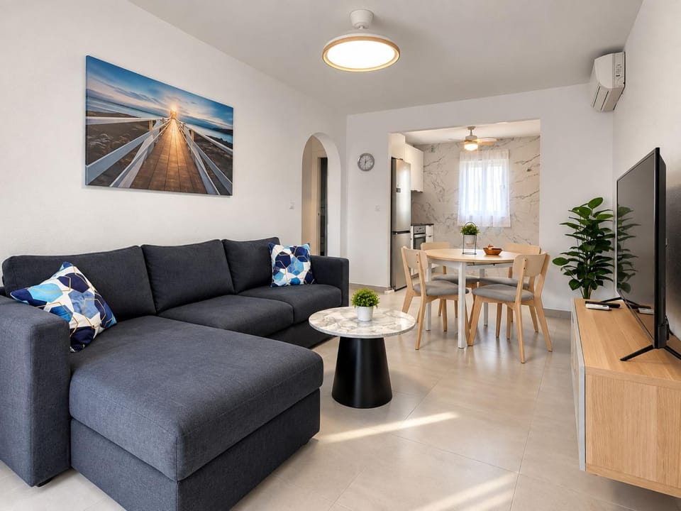 Restaurant/places to eat, Living room, air conditioner