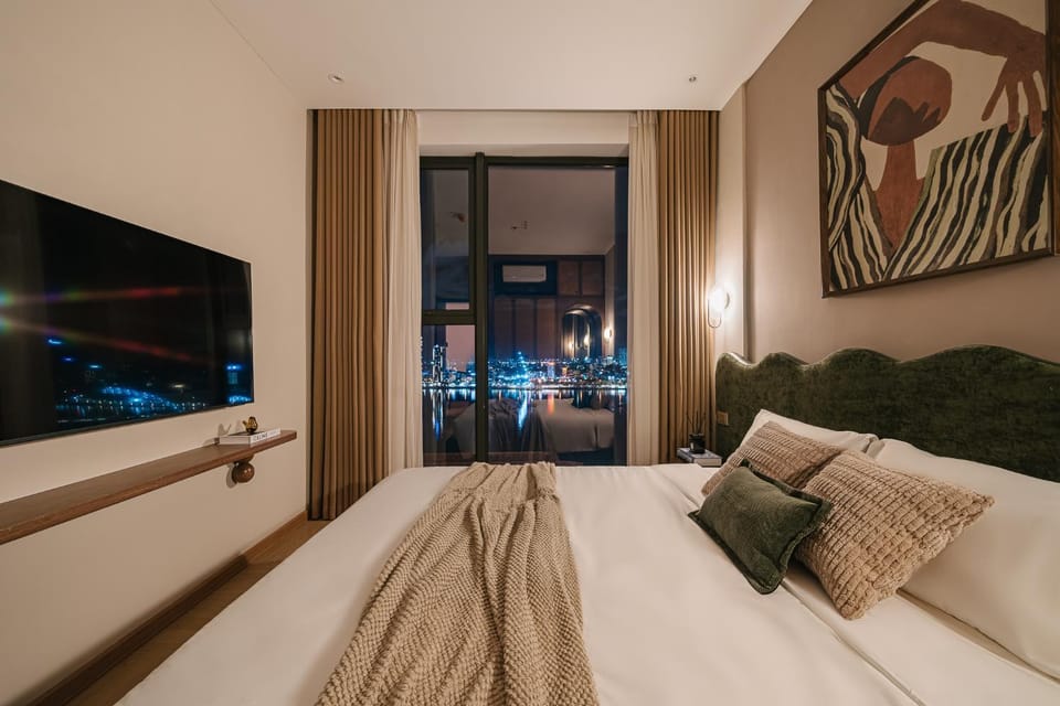 Vela The Ponte Han River Suite 3 Bedroom Condo Apartment in Da Nang