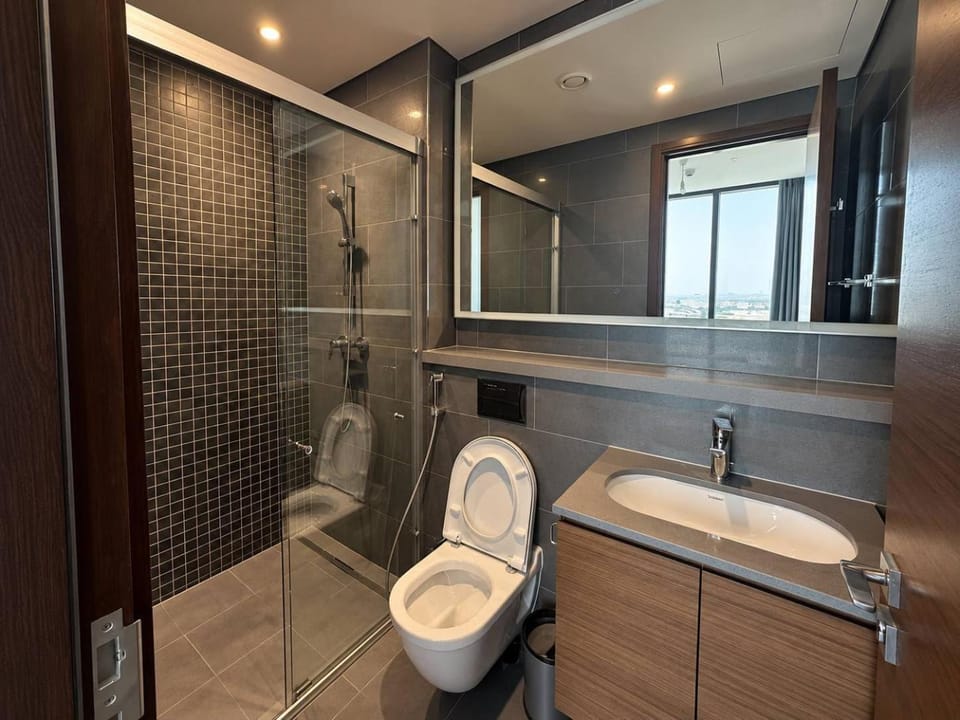 Luxury Dubai Apartment Burj-Khalifa Creek Views Apartment in Dubai