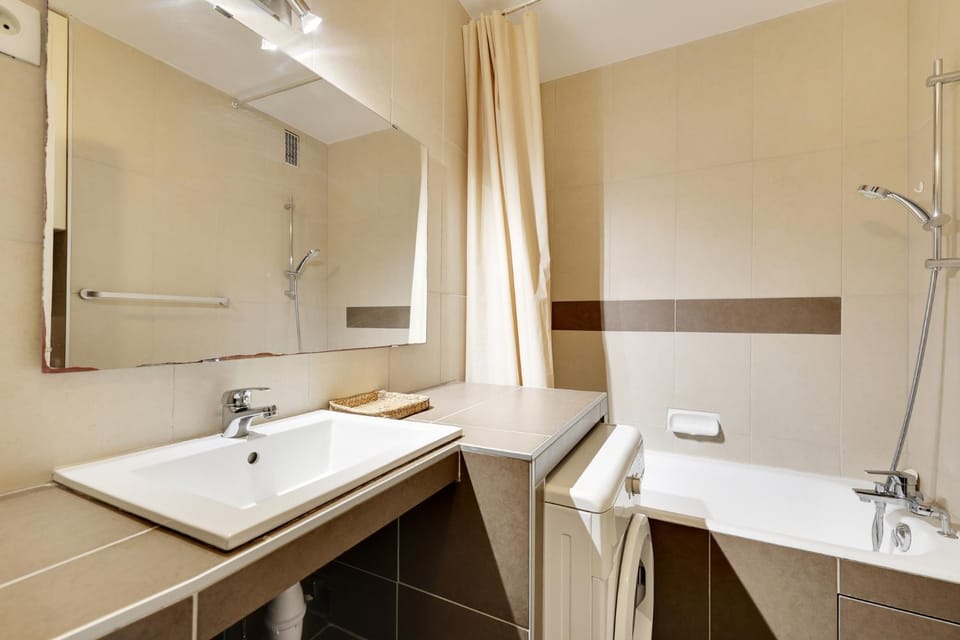 Rue Cler Apartment in Paris