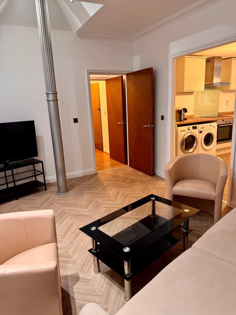 Balfour house Apartment in Luton