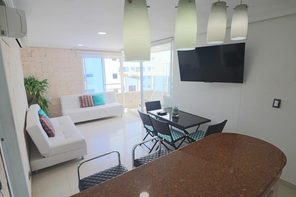 Communal lounge/ TV room, TV and multimedia, Living room, Dining area