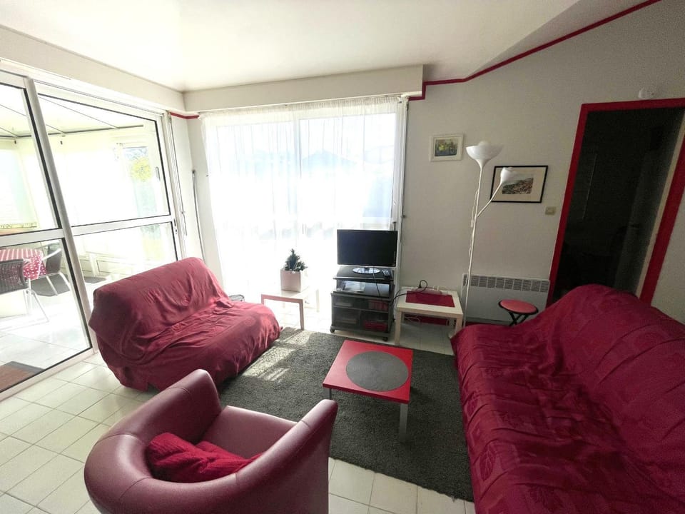 Maison T3 avec jardin clos, véranda, animaux admis, parking, proche mer - FR-1-92-677 House in Château-d'Olonne