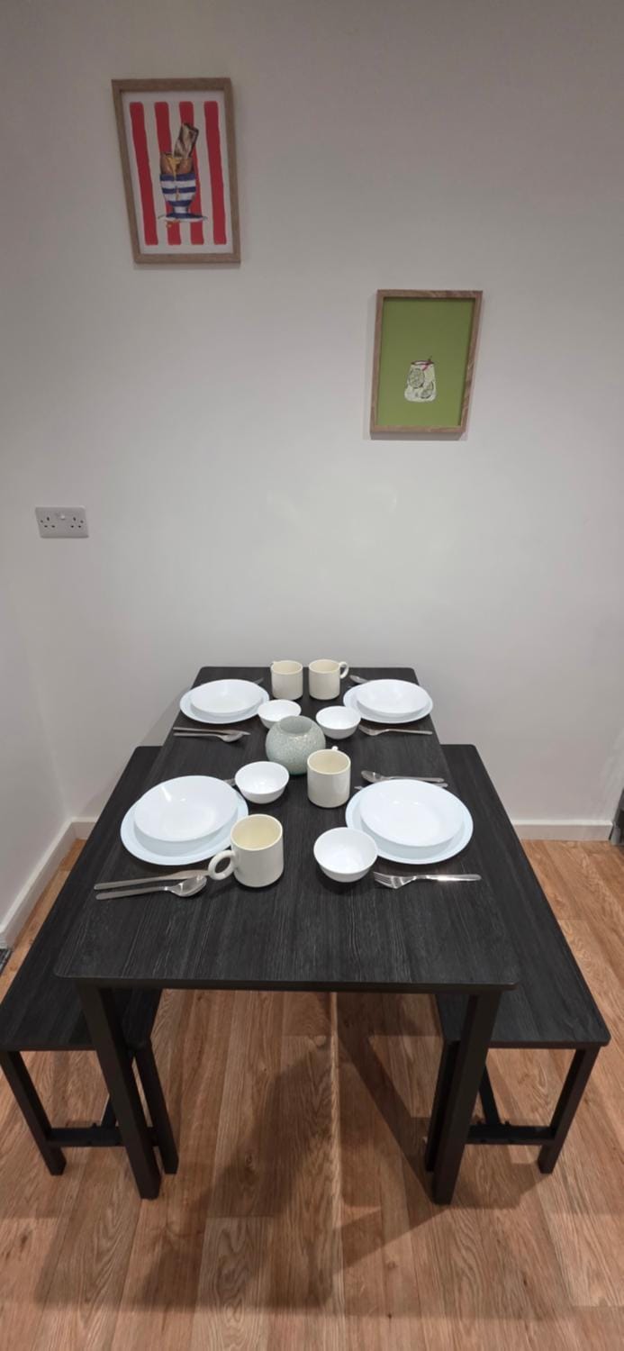 Burton House - 2BR - Sleeps 4 - Flat 1 Apartment in Barry