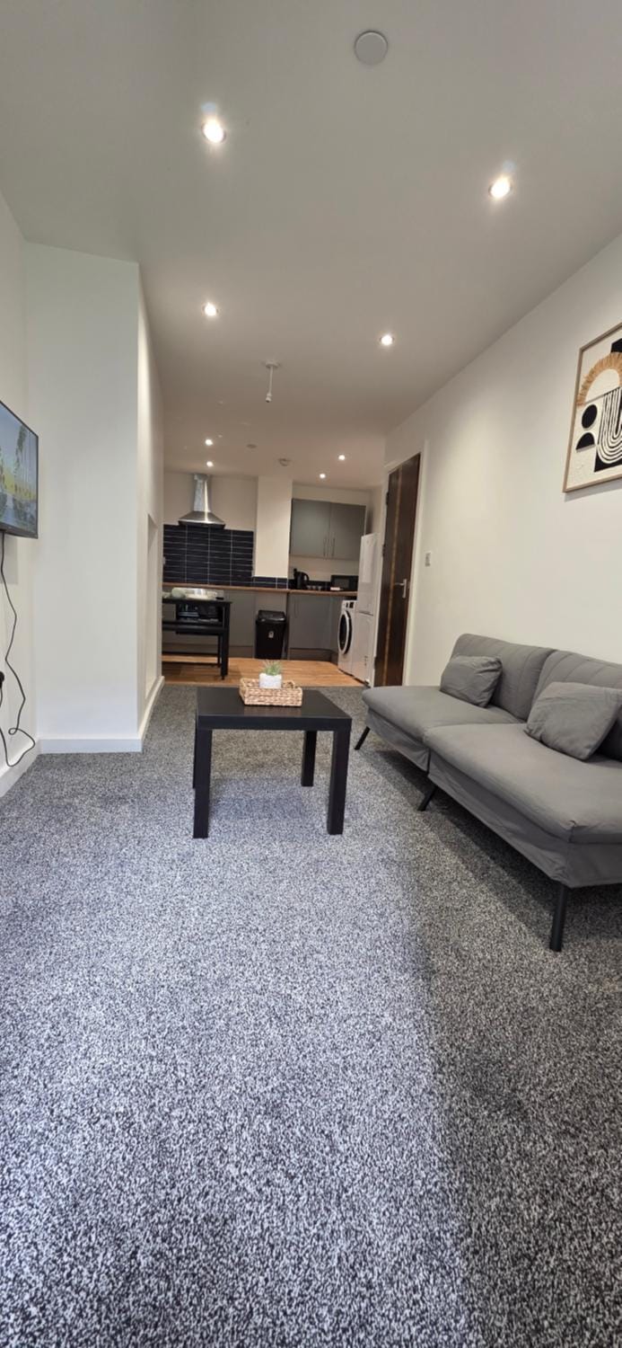 Burton House - 2BR - Sleeps 4 - Flat 1 Apartment in Barry