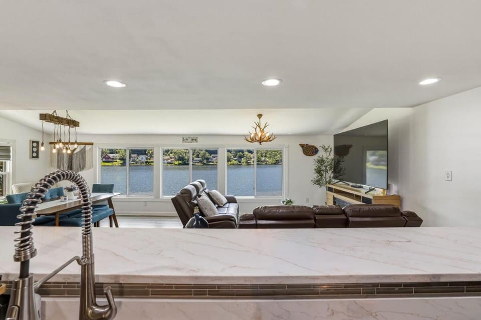 Lakefront Escape - Private Dock, Kayaks & Fire Pit House in Litchfield County