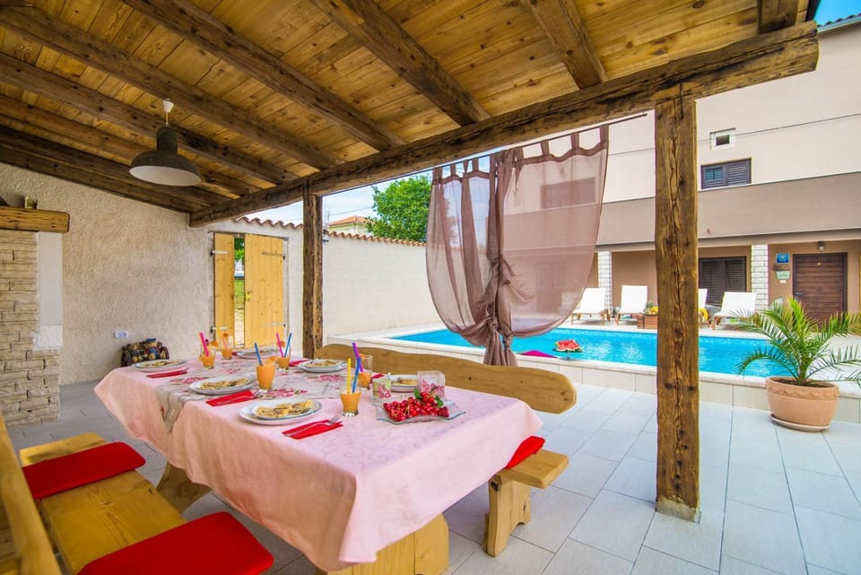 Holiday House Eleonora Apartment in Istria County