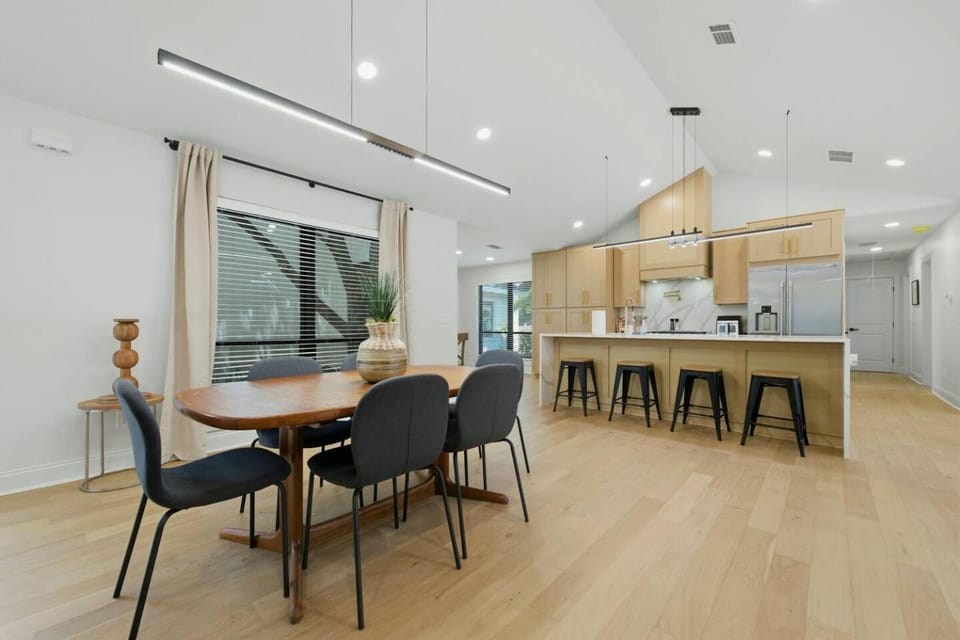 Spacious 5BR Home in East Roswell Park House in Roswell