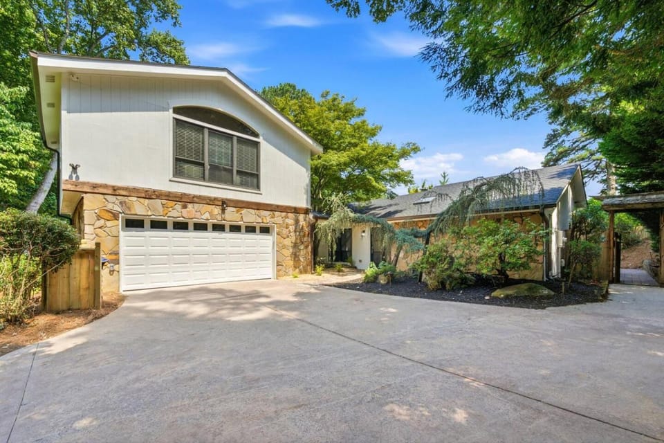 Spacious 5BR Home in East Roswell Park House in Roswell