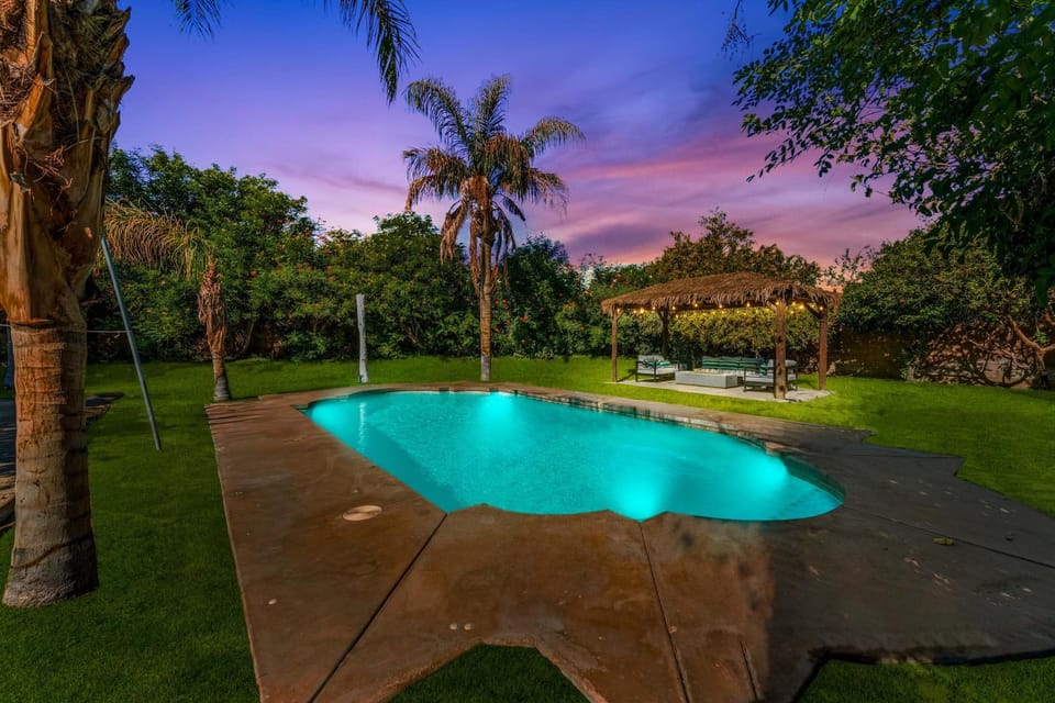 Desert Game House Private Pool Volleyball Near Coachella House in Indio