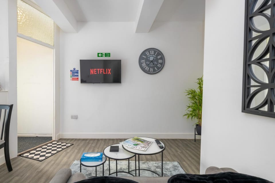 Communal lounge/ TV room, TV and multimedia