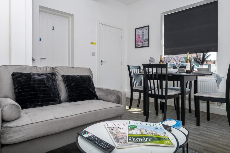 Communal lounge/ TV room, Dining area