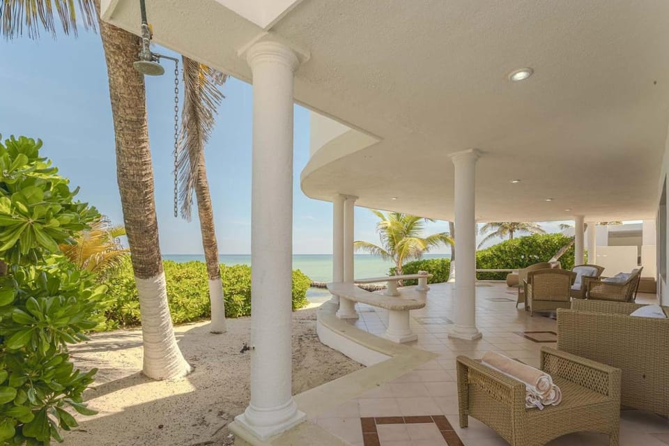 KCH, Frente al mar House in State of Yucatan