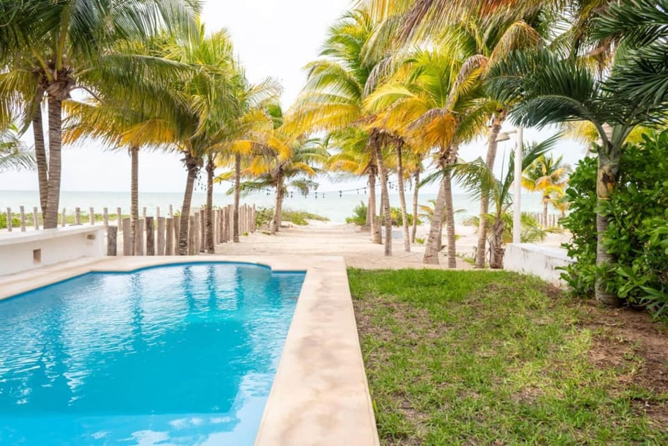 Uaychacas, Frente al Mar House in State of Yucatan