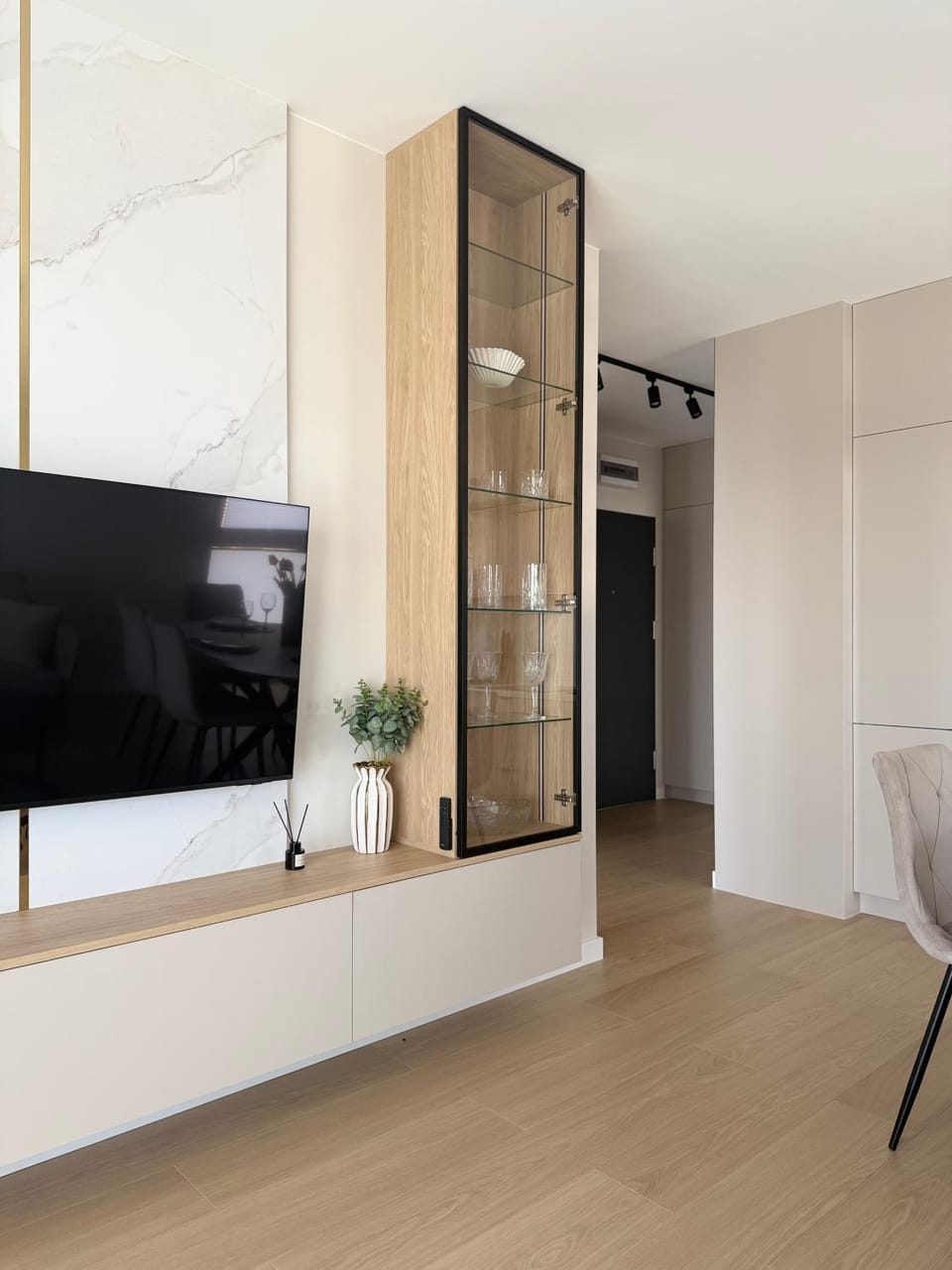 TV and multimedia, Kitchen or kitchenette