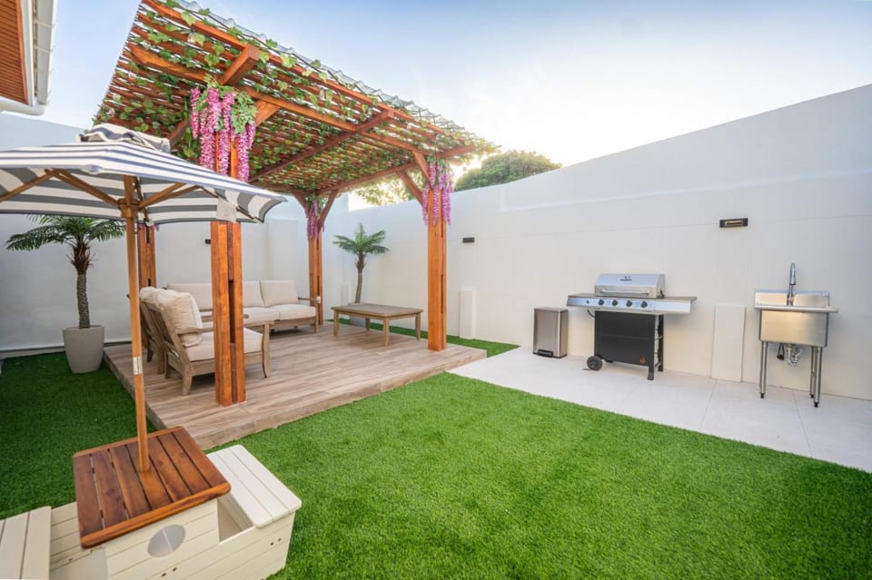 Arublenchi Villa-Luxurious 6BR-4BTH-pool-sleeps 13 Villa in Oranjestad