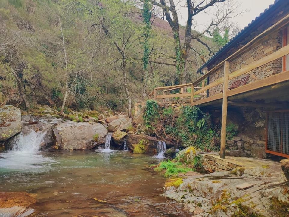 Refúgio Mãe D'Água House in Portugal
