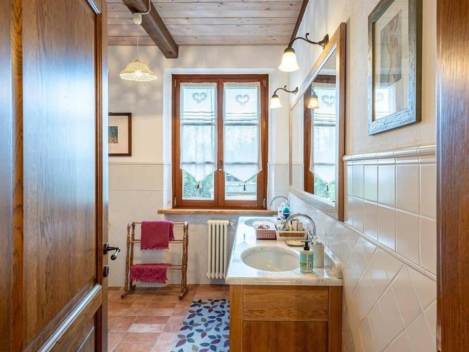 Valdora Stone Grounds Apartment in Massa Marittima