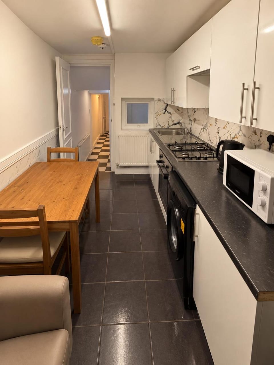 Kitchen or kitchenette, Dining area