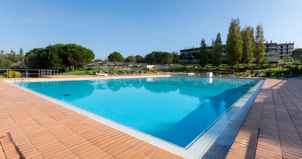 Pool view, Swimming pool, sunbed