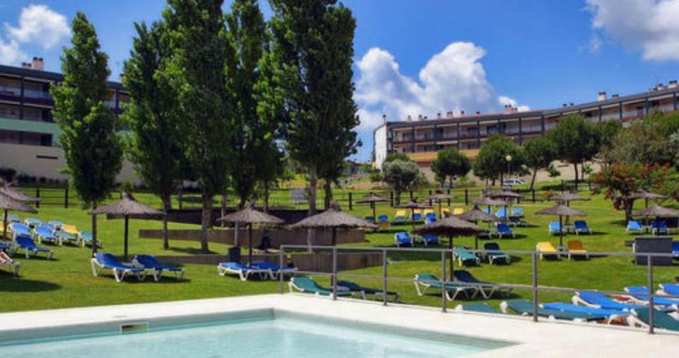 Property building, Natural landscape, Garden, Garden view, Pool view, Swimming pool, sunbed