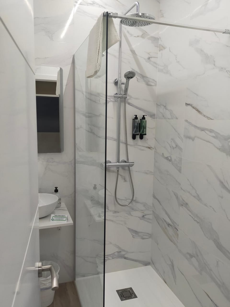 Hostal DS Bed and Breakfast in Community of Madrid