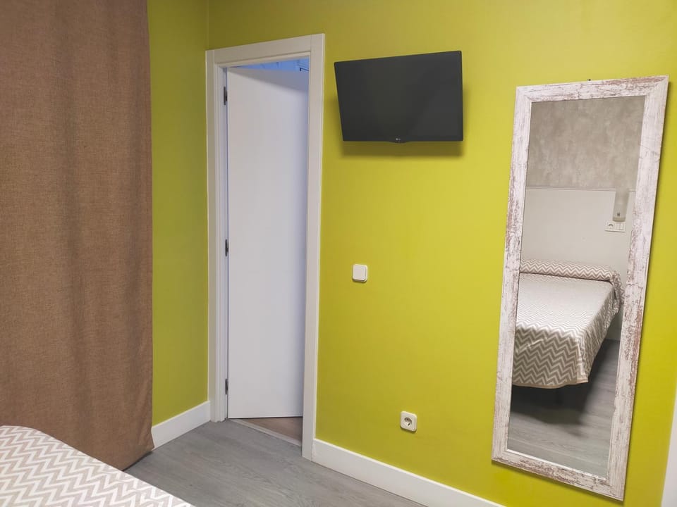 Hostal DS Bed and Breakfast in Community of Madrid