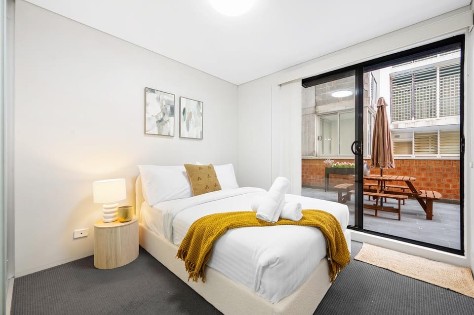Kingsford 2BR Parking UNSW Light Rail 2 Min Apartment in Kensington
