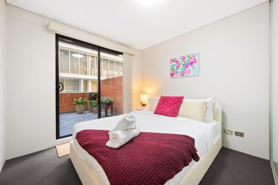 Kingsford 2BR Parking UNSW Light Rail 2 Min Apartment in Kensington