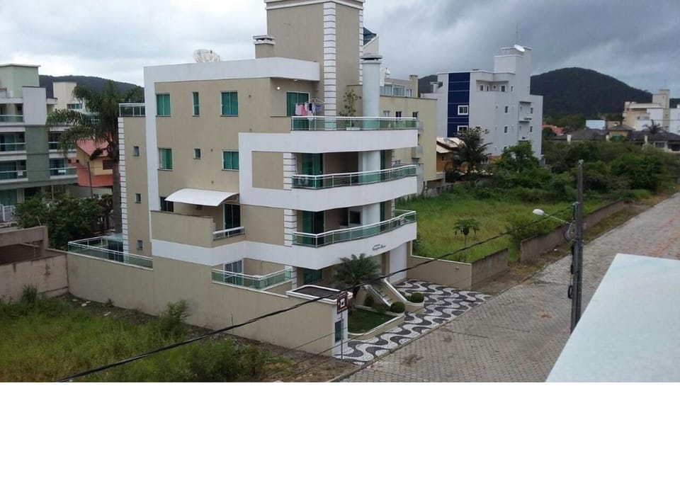 Novo Lar 1 Bombinhas (Eliseos) Apartment in Bombinhas