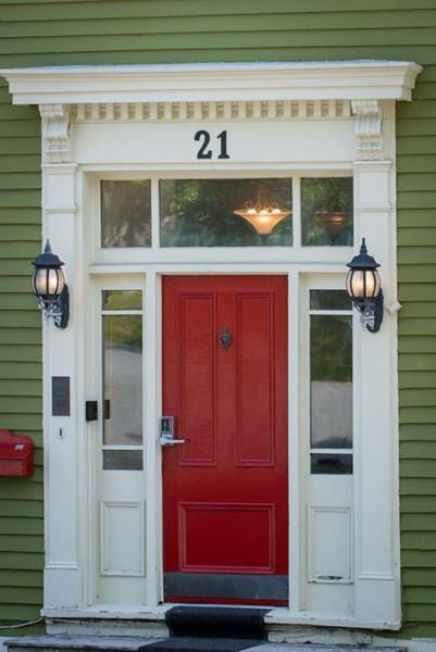 Facade/entrance