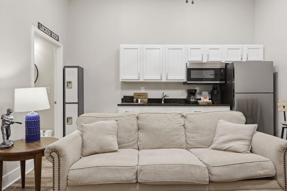 Legends Retreat A spacious stay for large groups House in Shively