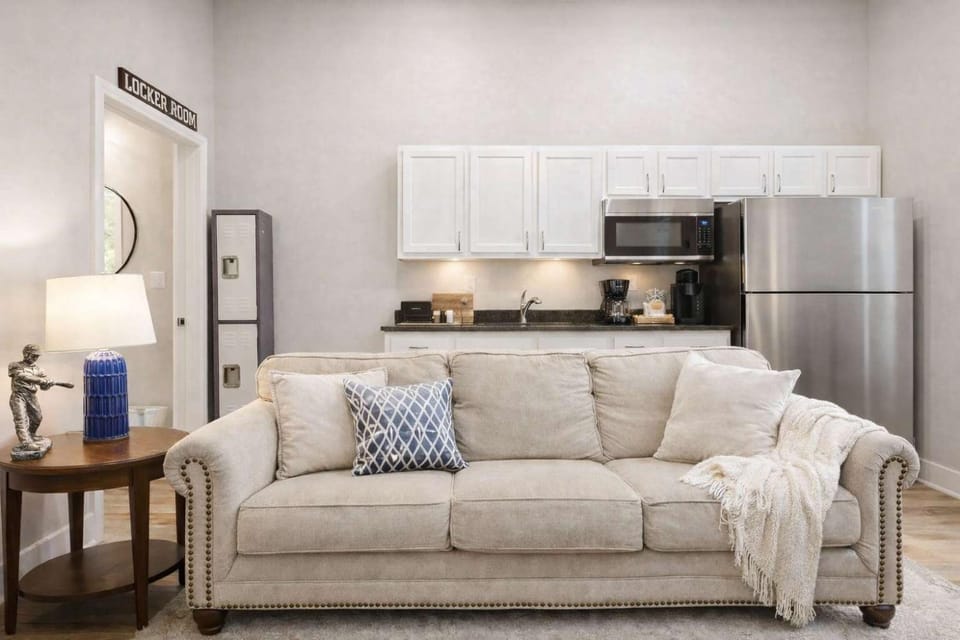 The Pete Rose Suite A Cozy Modern Brick Home House in Shively