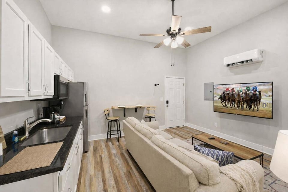 The Pete Rose Suite A Cozy Modern Brick Home House in Shively
