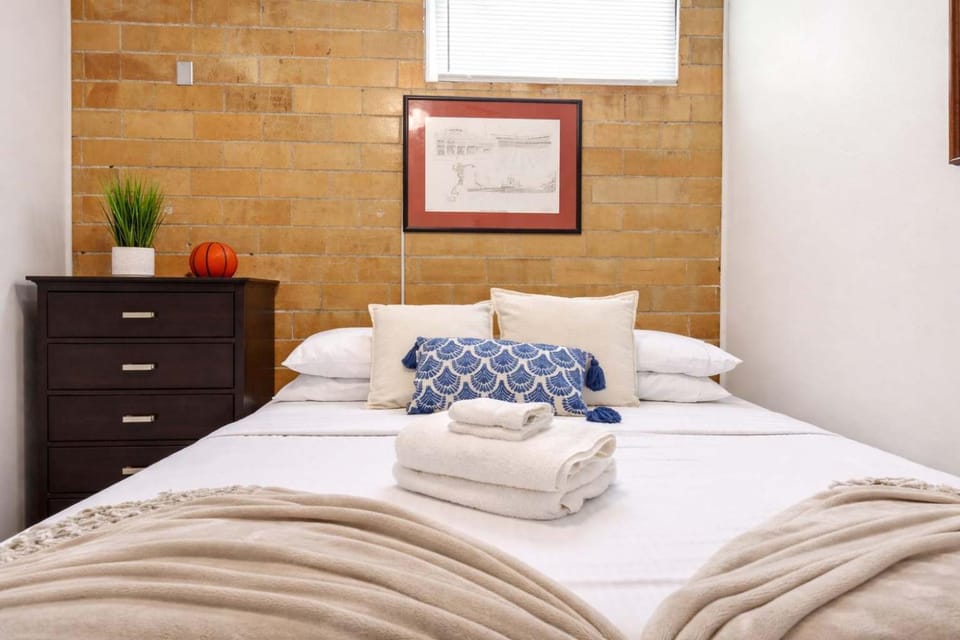 The Pete Rose Suite A Cozy Modern Brick Home House in Shively