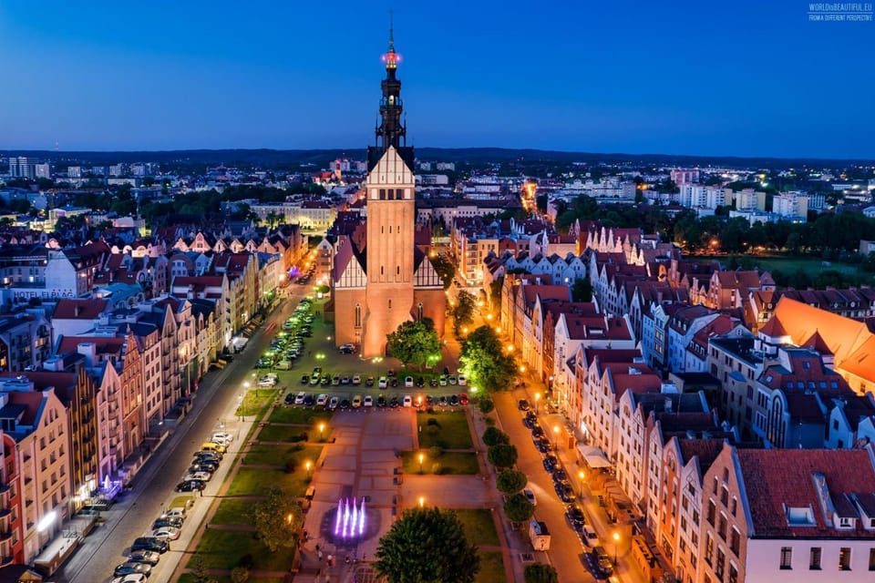 Property building, Nearby landmark, Day, Night, Neighbourhood, Bird's eye view, City view, Landmark view, Street view, Location, Parking
