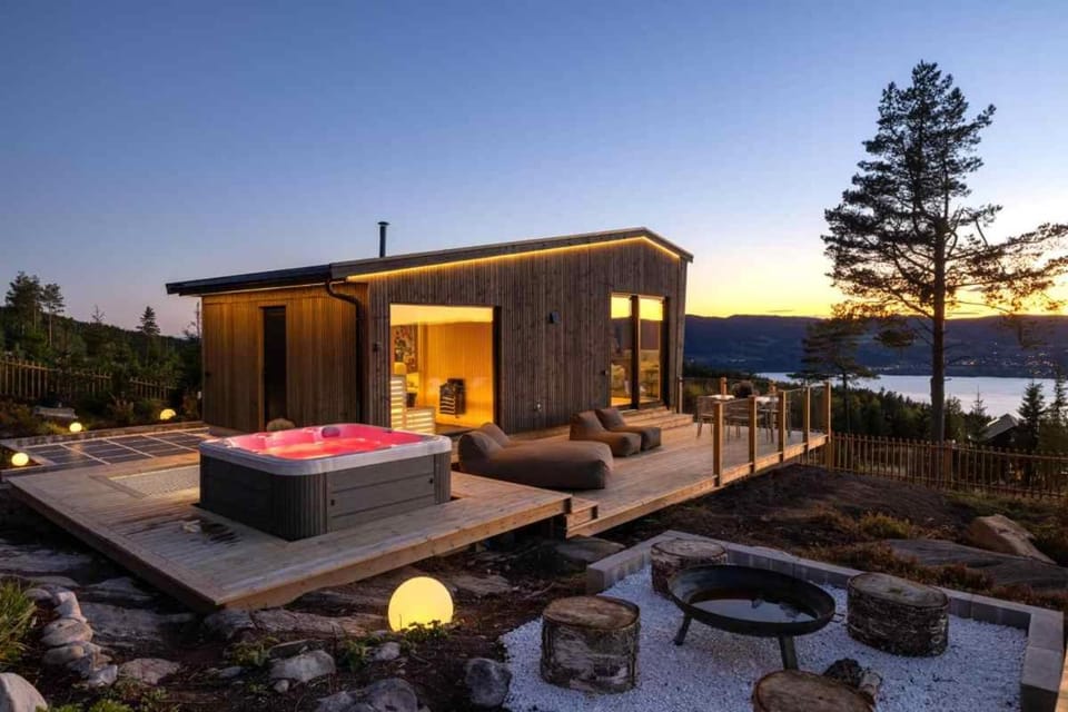 Svev - Jacuzzi - Sauna - 1 time fra Oslo Bed and Breakfast in Viken, Norway