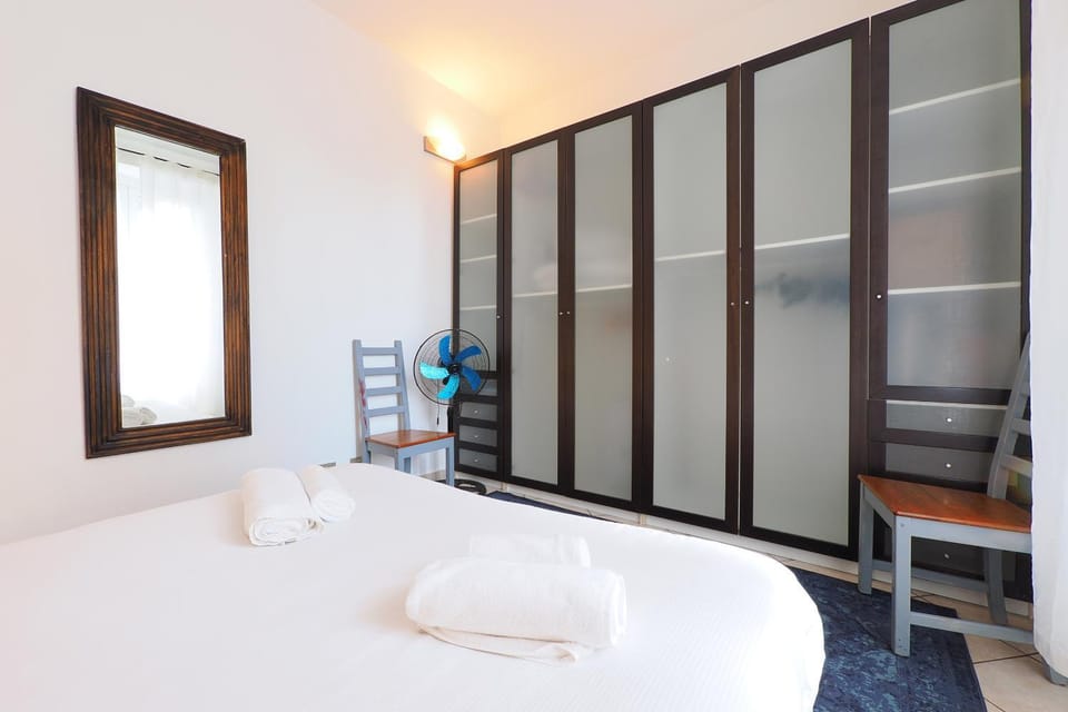 Bedroom, wardrobe