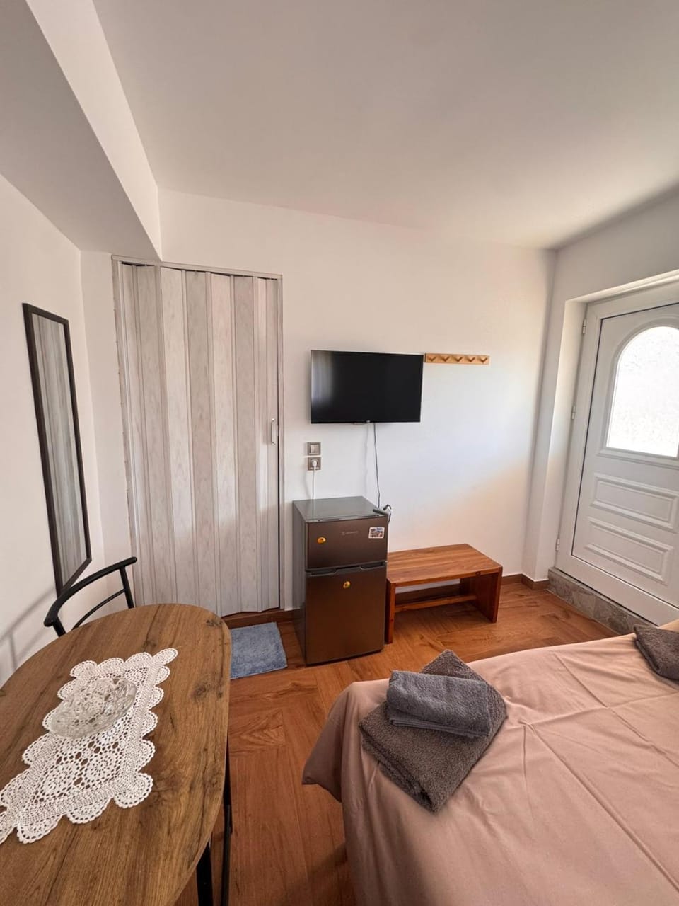 Urban Rooftop Studio Apartment in Kallithea