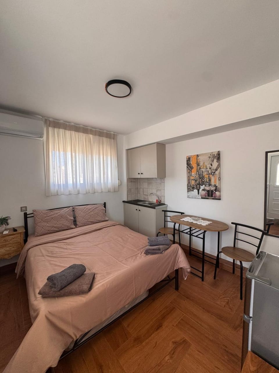 Urban Rooftop Studio Apartment in Kallithea
