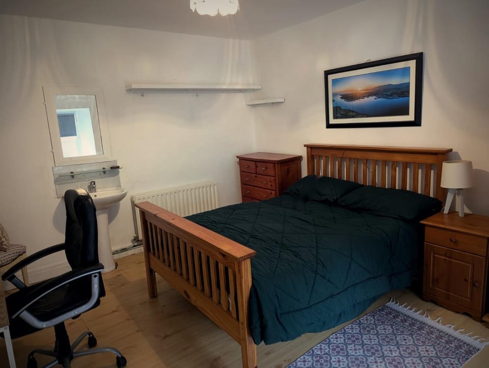 Bed, Photo of the whole room