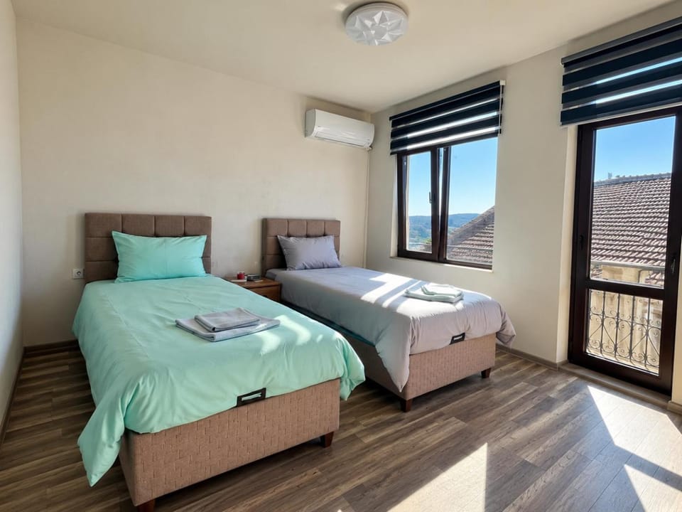 zlatevi guest house Historic Varusha Apartment in Veliko Tarnovo