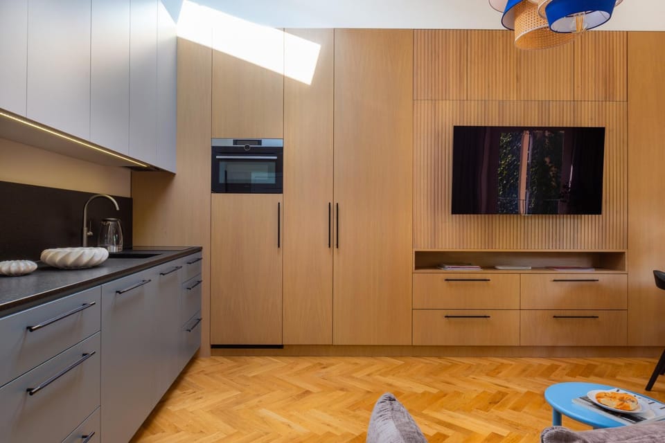 TV and multimedia, Kitchen or kitchenette