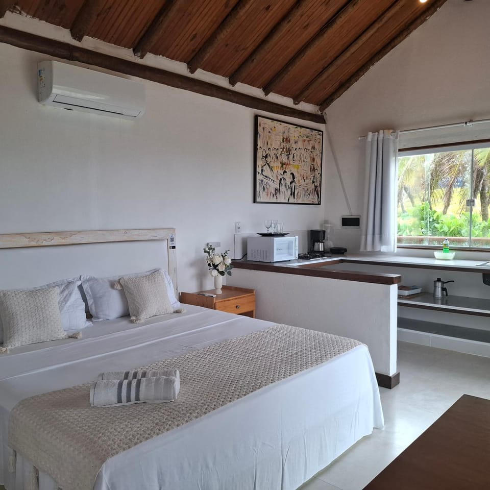 Bed, Kitchen or kitchenette, Photo of the whole room, Bedroom, minibar, air conditioner