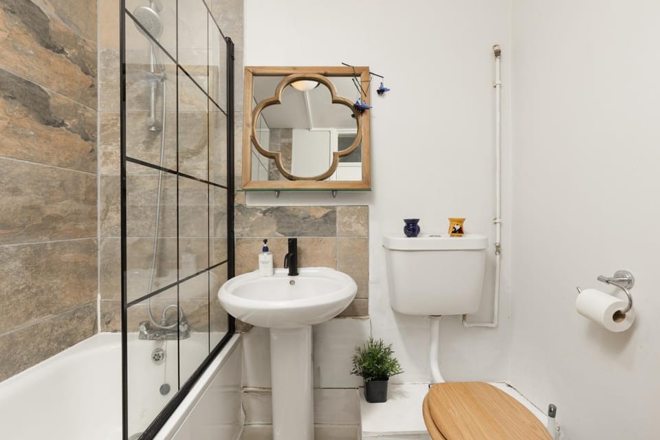 Shower, Toilet, Bathroom