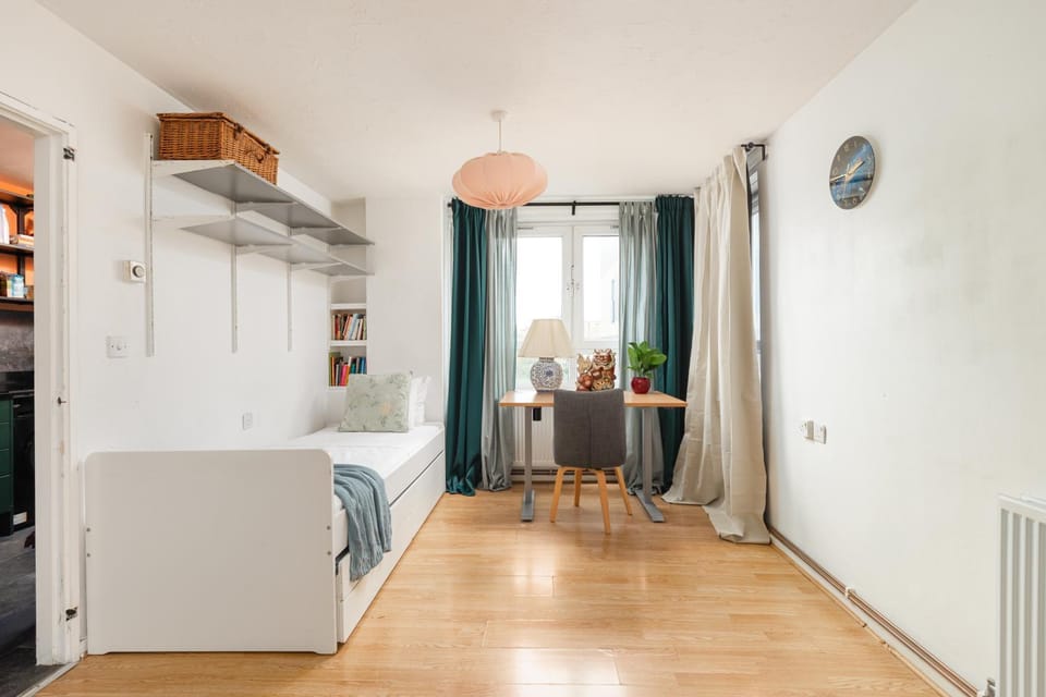 Seating area, Bedroom