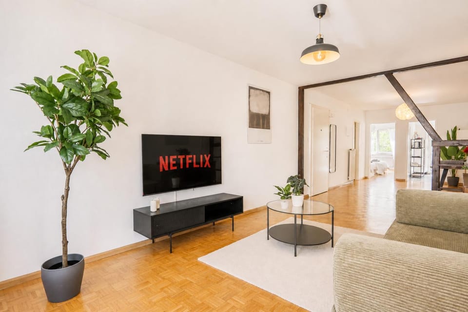 TV and multimedia, Living room, Photo of the whole room, Seating area