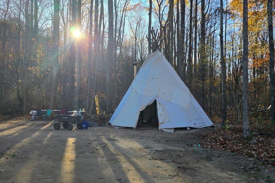 Tipi Retreat - Wood Stove Luxury tent in Dry Fork